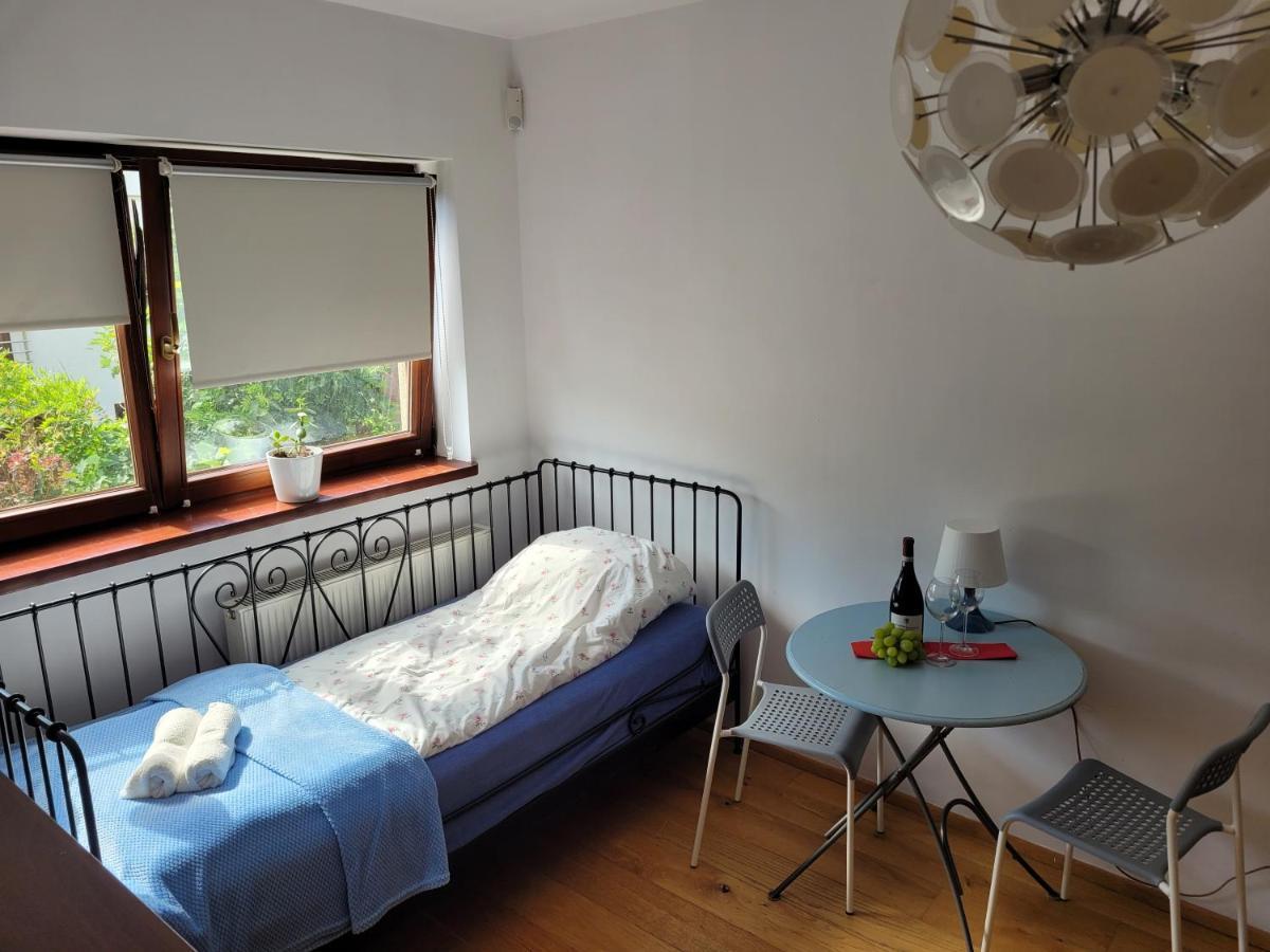 Appartement 4 Pory Roku à Łomianki Extérieur photo