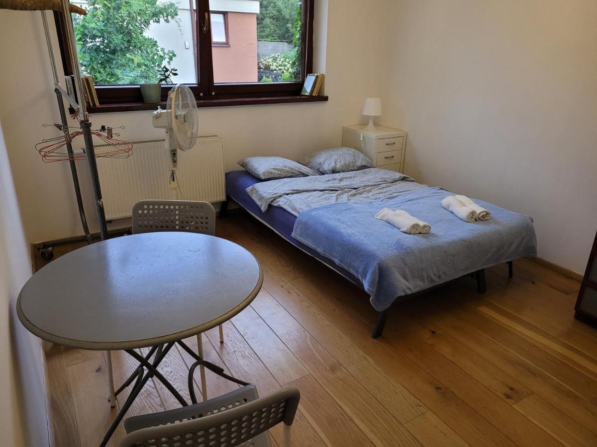 Appartement 4 Pory Roku à Łomianki Extérieur photo